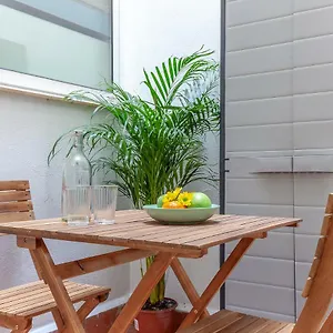 Apartamento Pasaje Amores Iz. · Tranquilidad Y Vida Cultural En Centro 4px, Sevilla