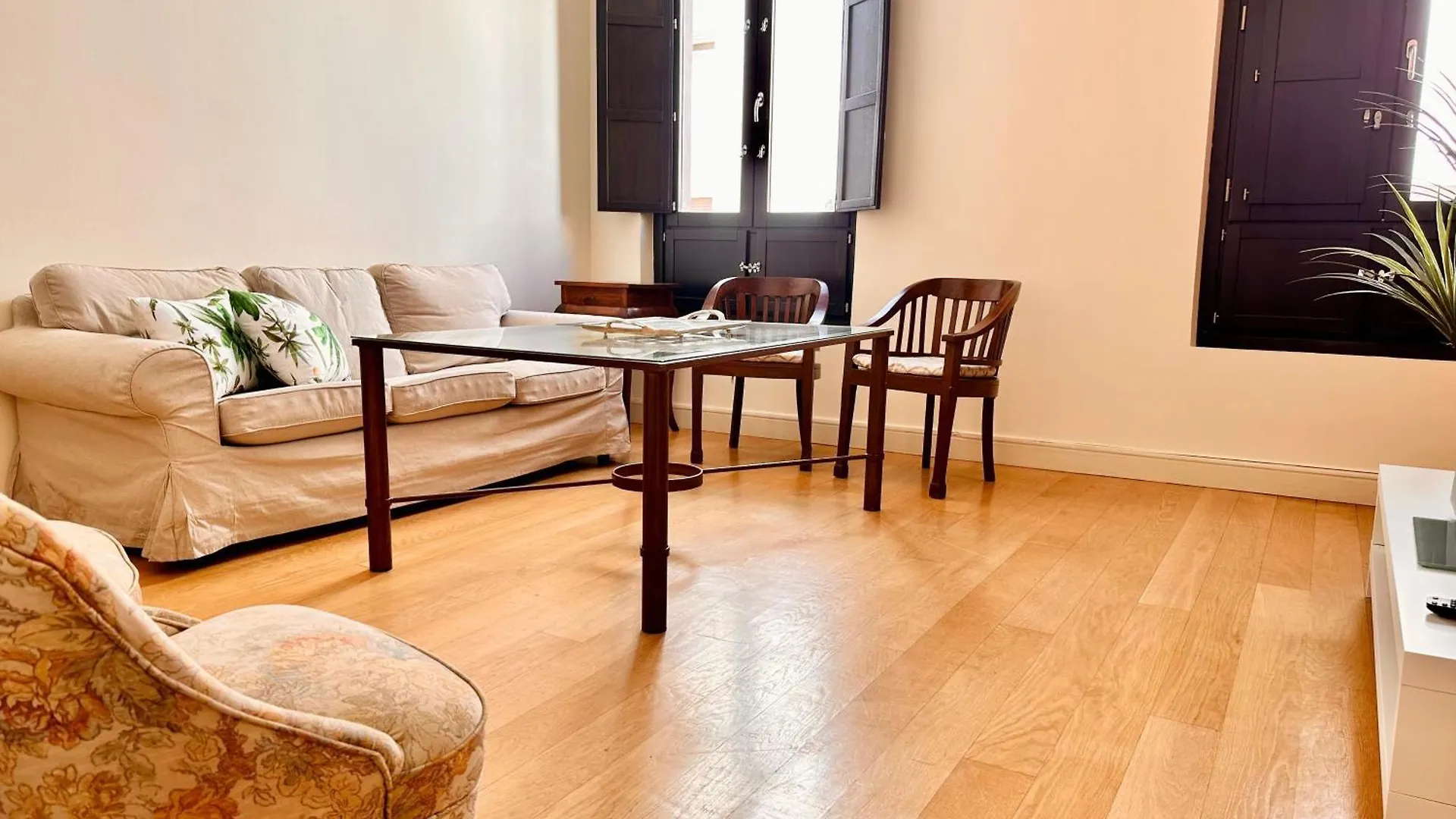 Penthouse Near Cathedral Private Rooftop Private Parking Seville 0*,  Spain