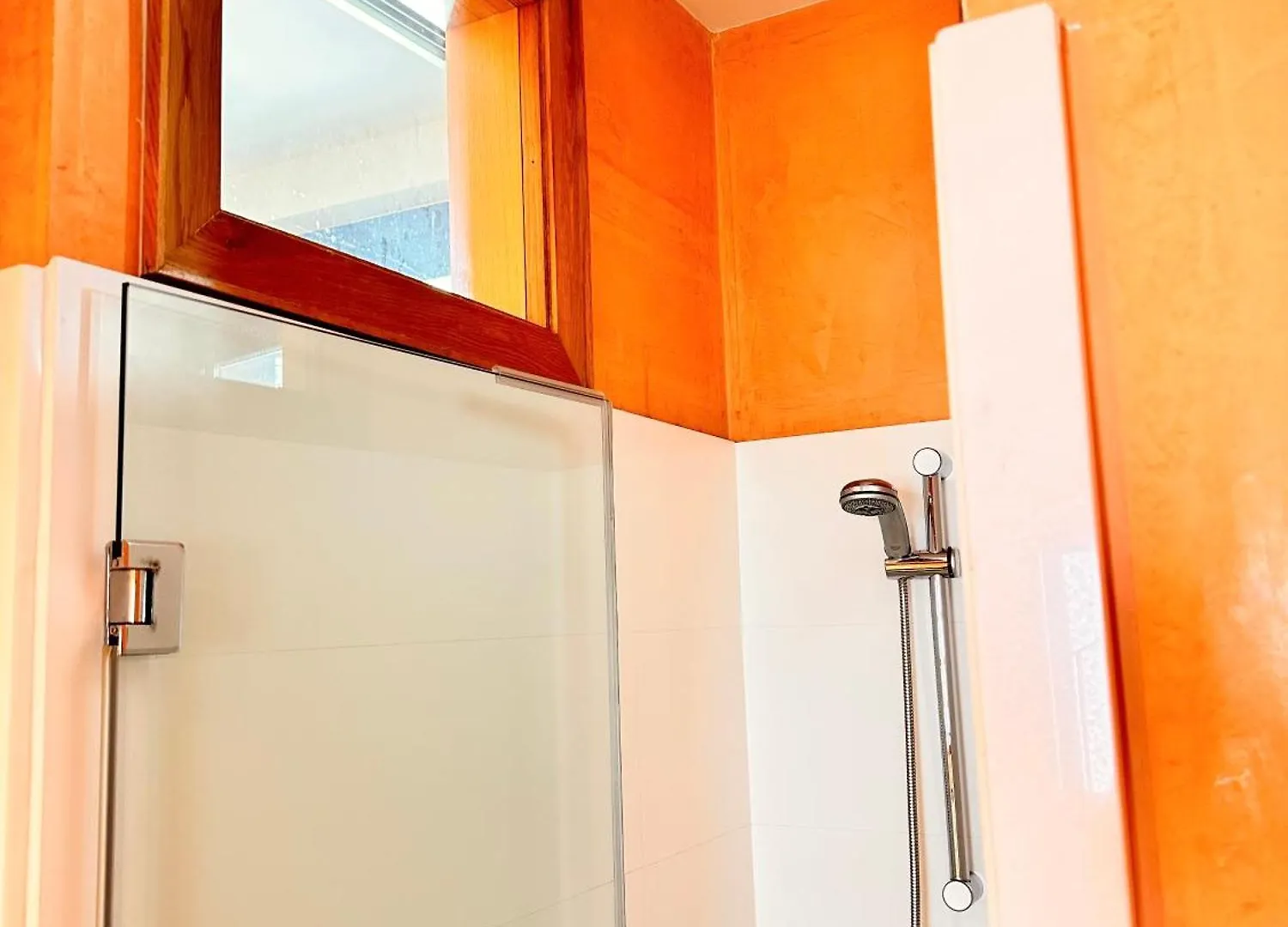 Penthouse Near Cathedral Private Rooftop Private Parking Seville 0*,  Spain