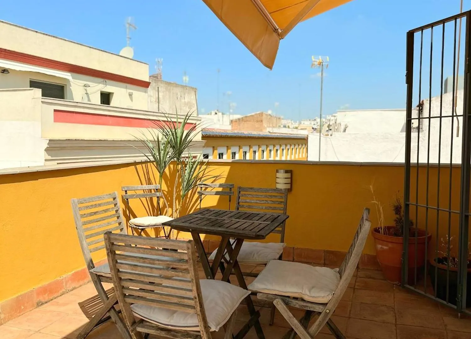 Penthouse Near Cathedral Private Rooftop Private Parking Seville